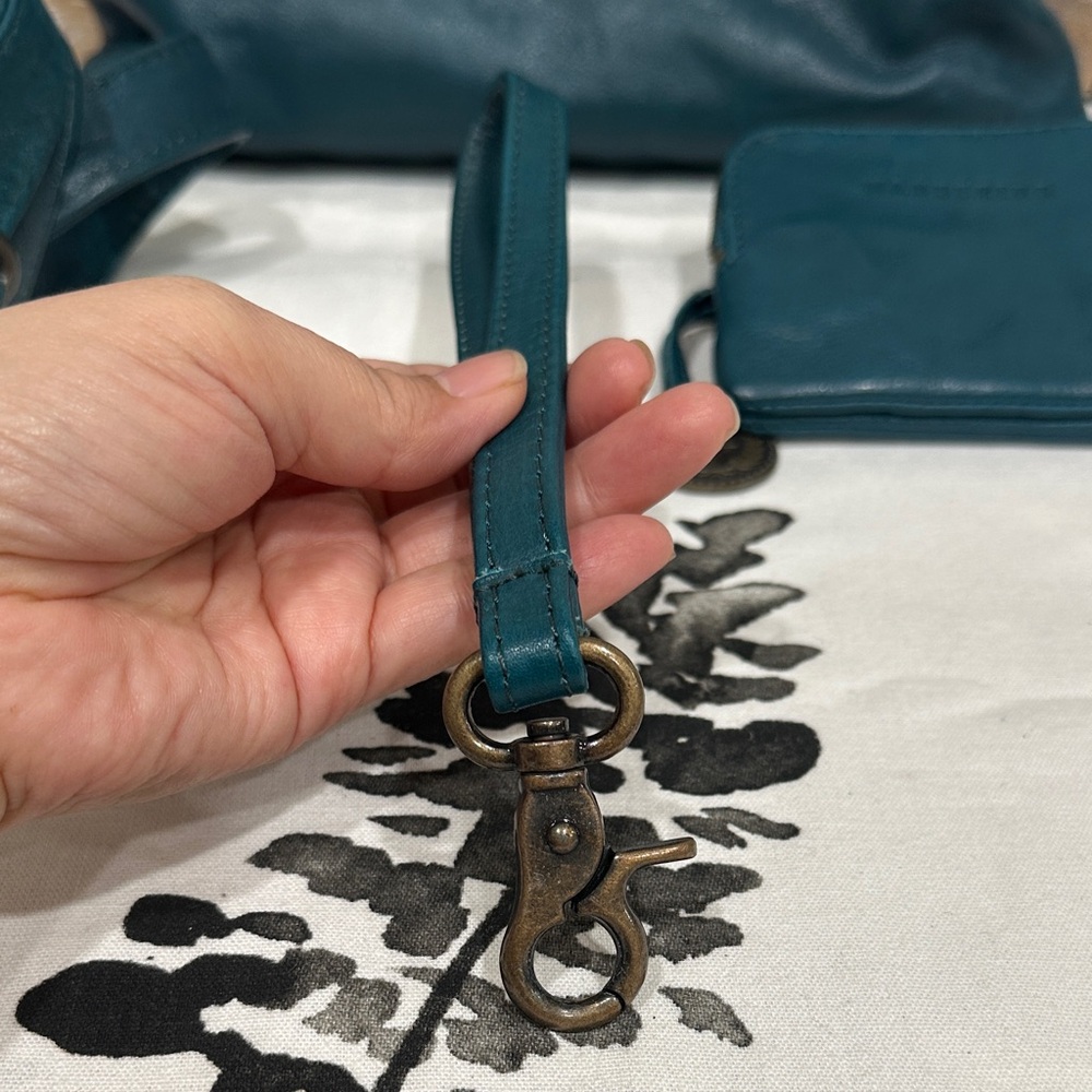Wanderers Teal Marseille Crossbody Clutch with Venetian Card Wallet Set - Picture 4 of 12